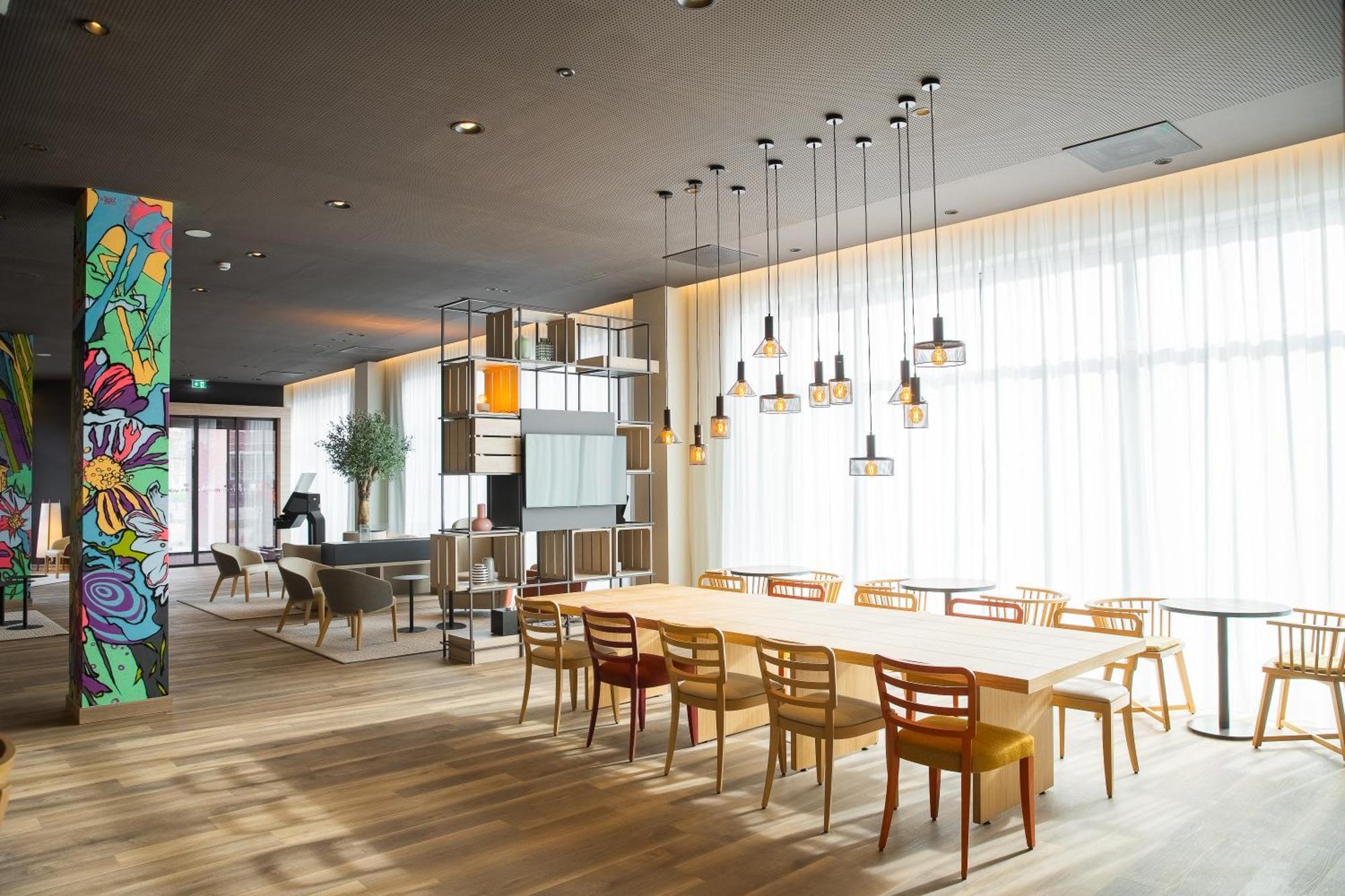 Intercityhotel Бреда Экстерьер фото