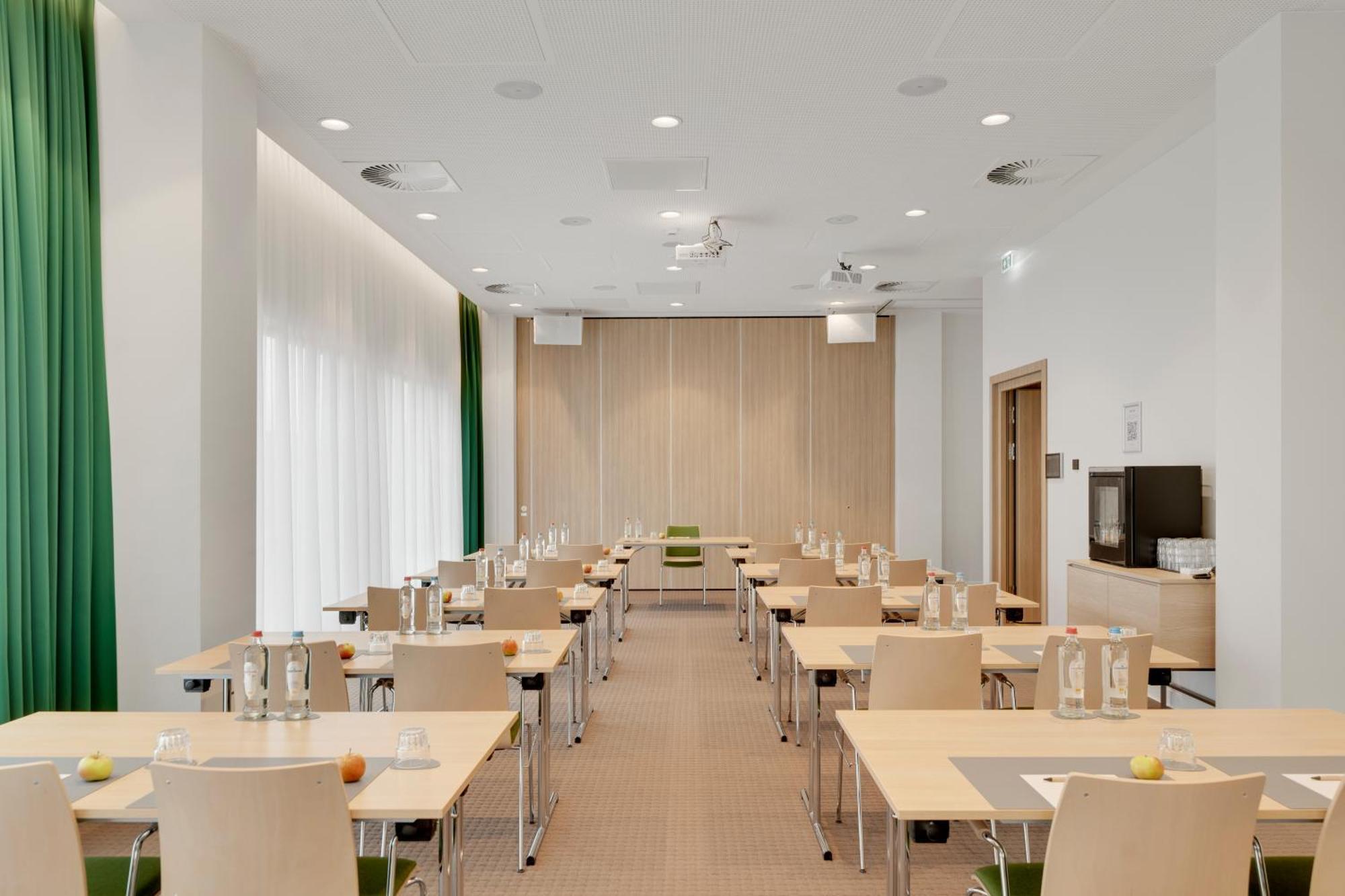Intercityhotel Бреда Экстерьер фото